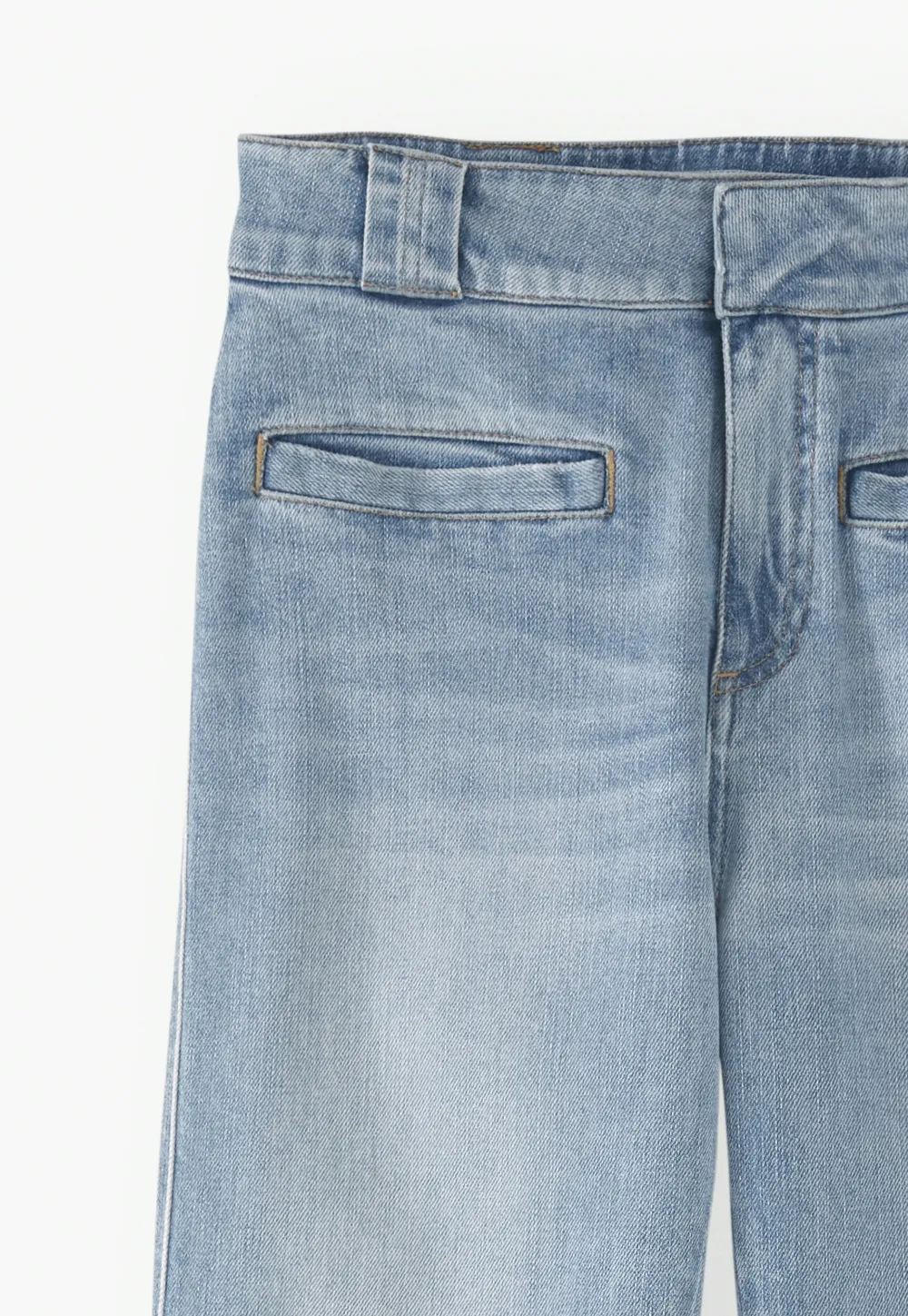 Straight-leg jeans
Stretch cotton