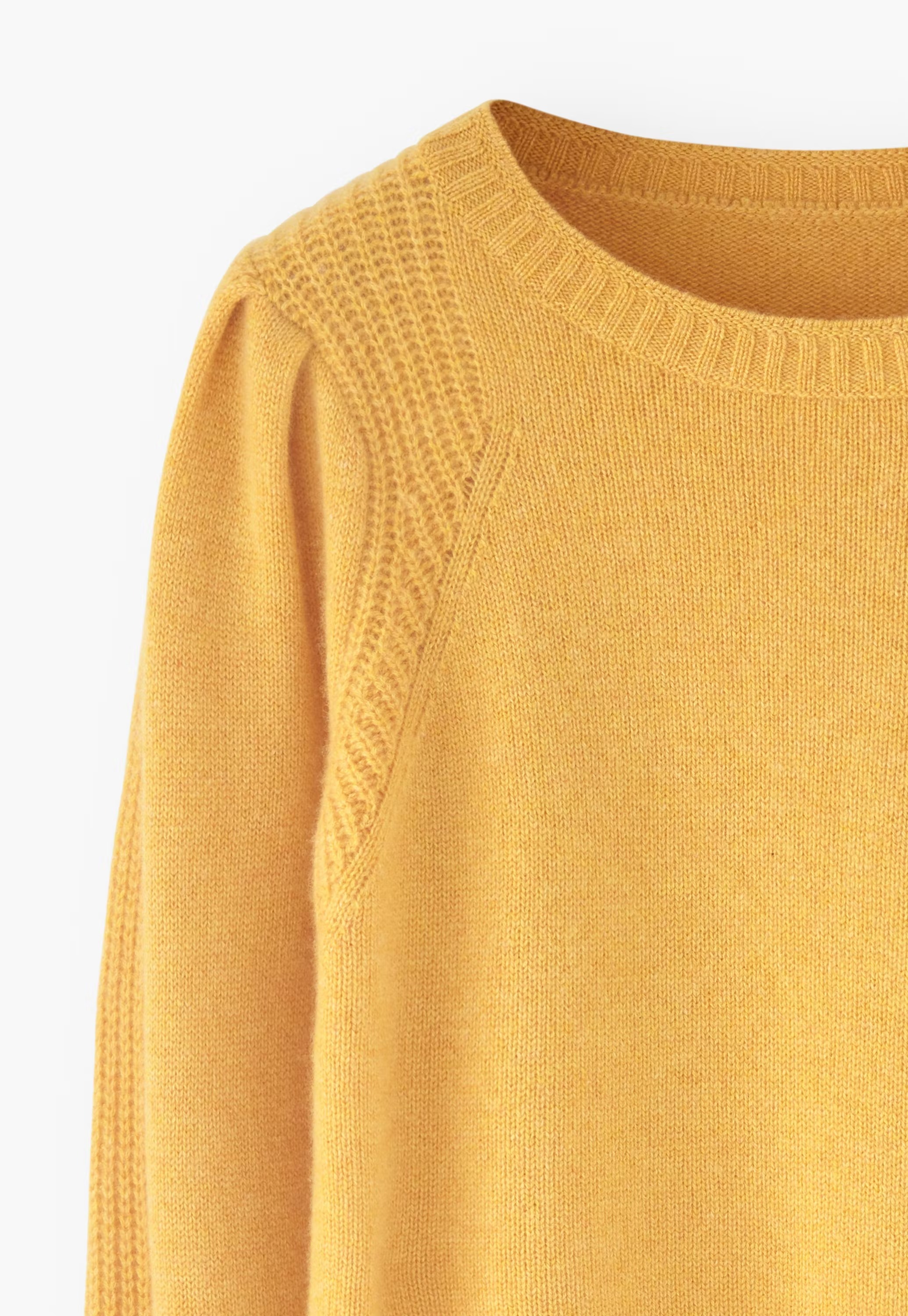 Puff-sleeve sweater
Pure cashmere