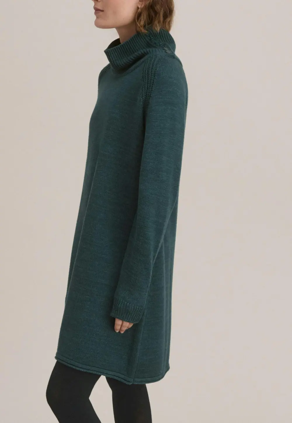 Knitted dress
Wool & organic cotton