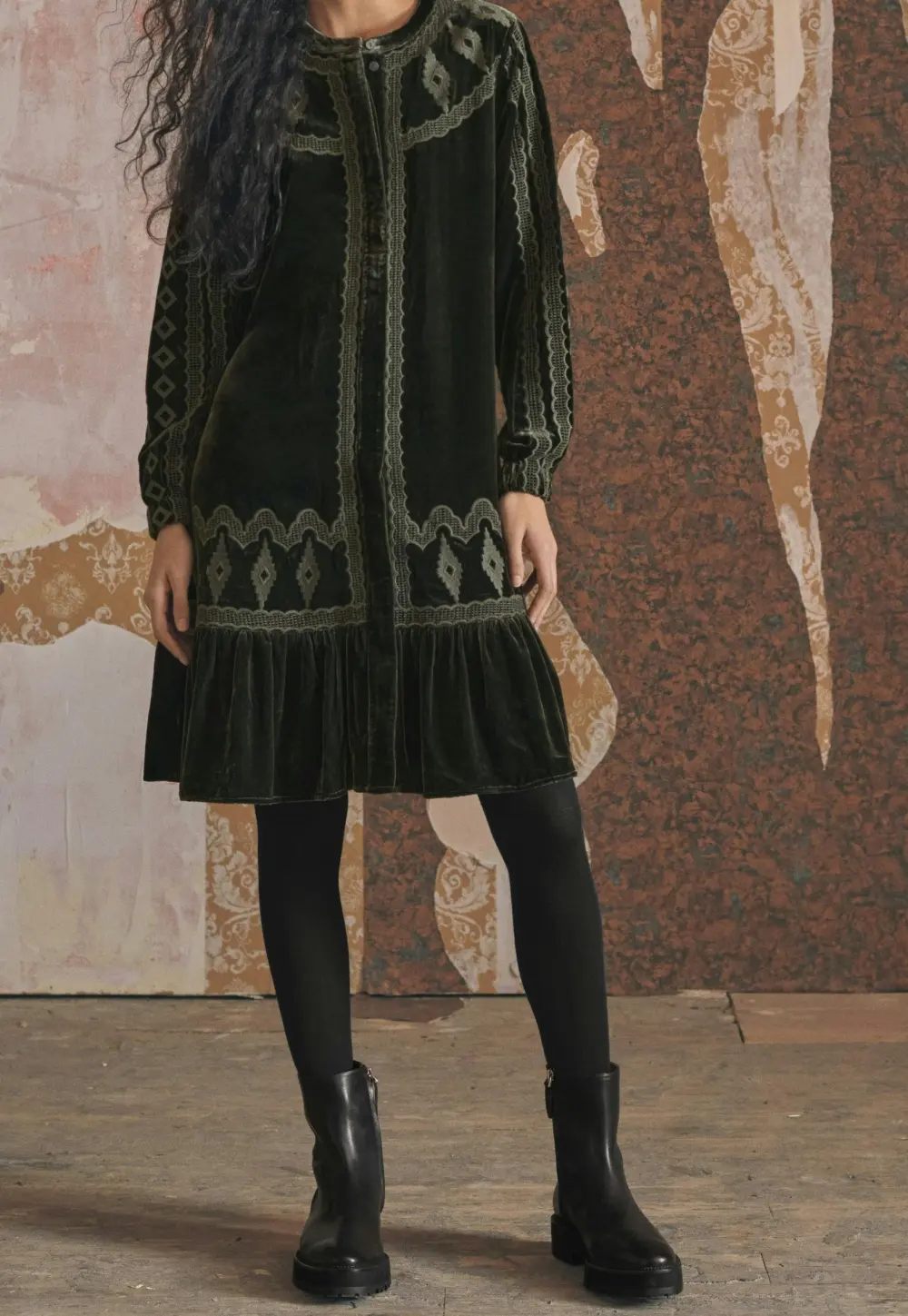 Embroidered dress
Silk & viscose velvet