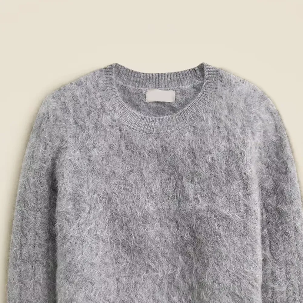 Brushed cashmere shrunken cable-knit crewneck sweater