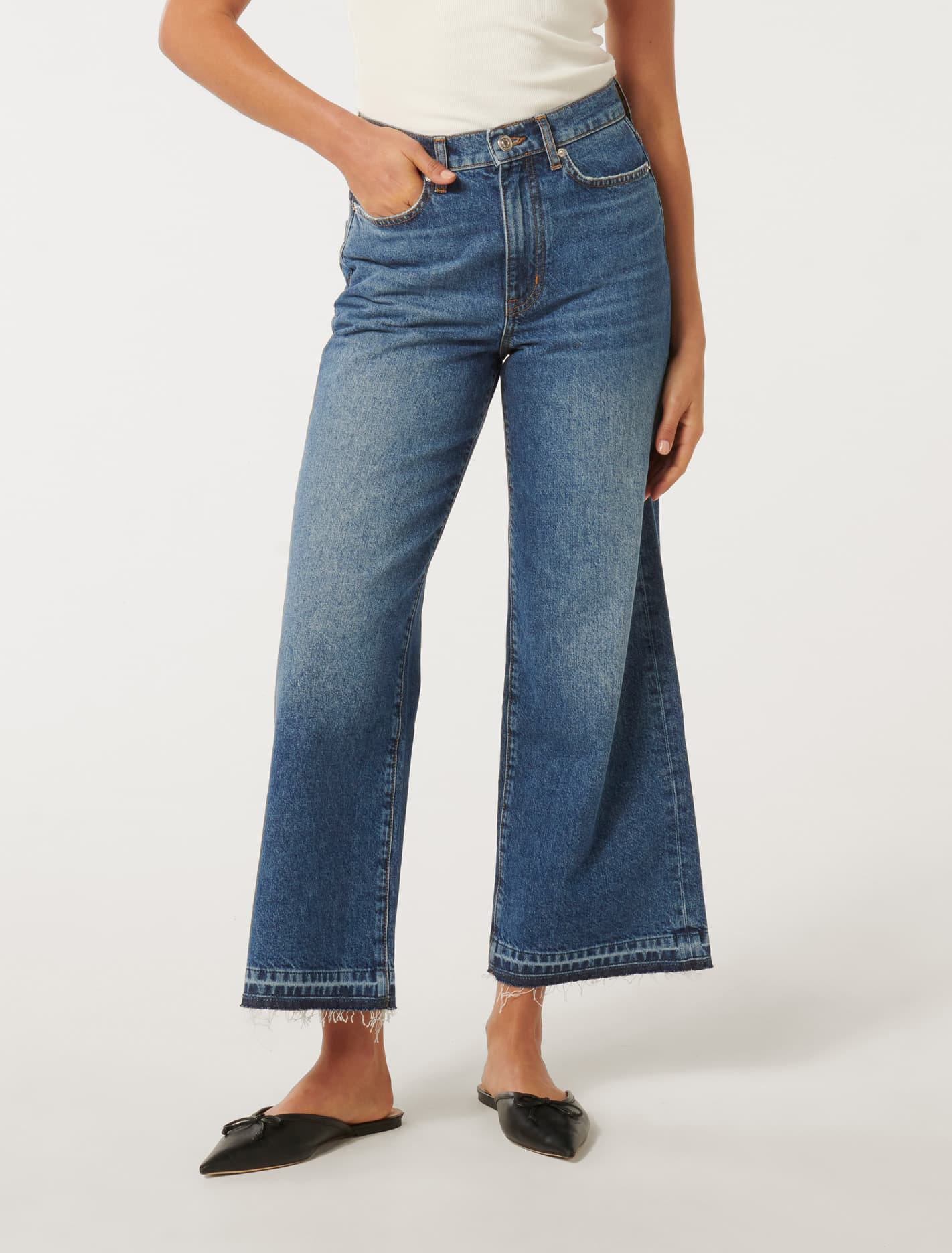 Bea Wide-Leg Cropped Jeans