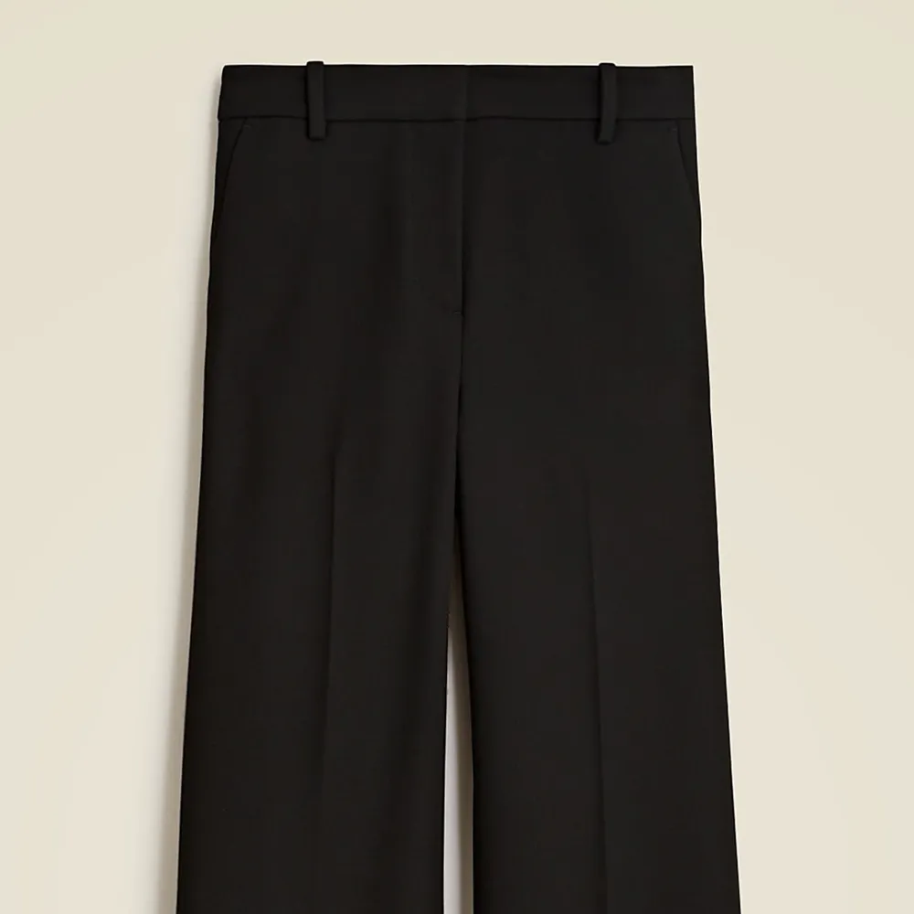 Wide-leg trouser in four-season stretch