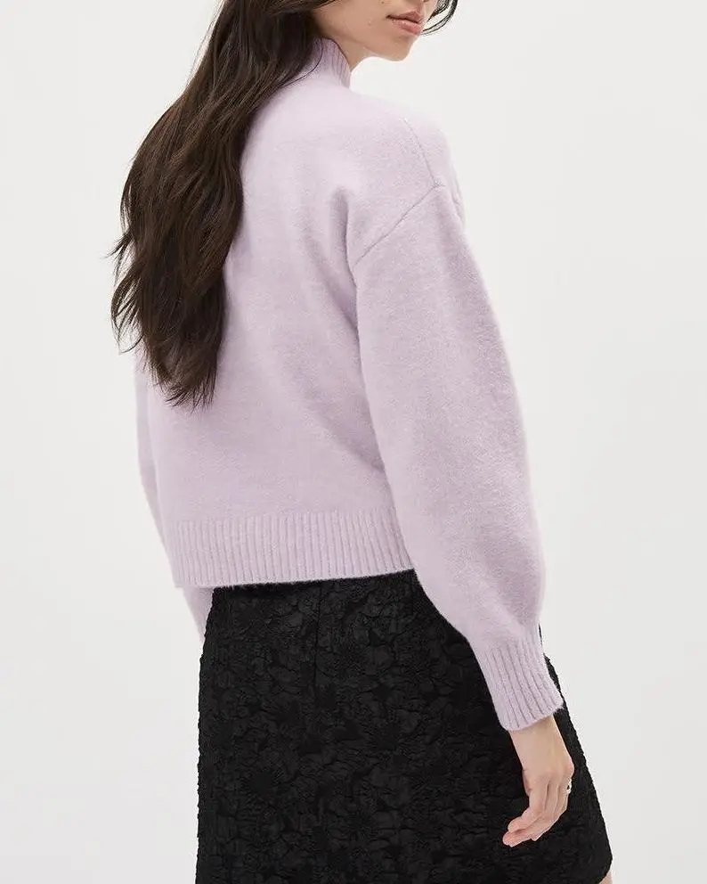 Long-Sleeve Turtle-Neck Pullover With Flower Embroidery