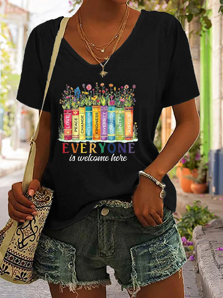 Women'S Everyone Is Welcome Here Floral Book LGBT Pride Equality T-Shirt