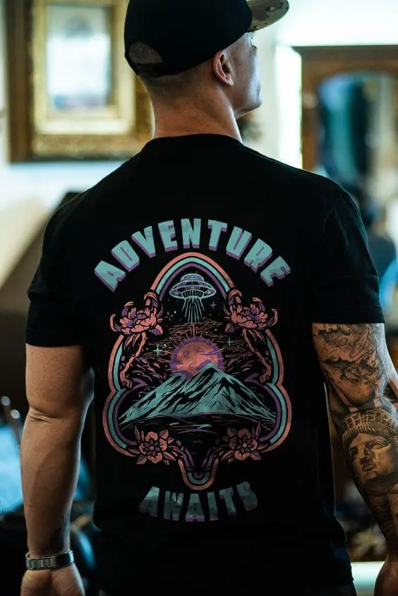 Adventure awaits Men Essential T-Shirt