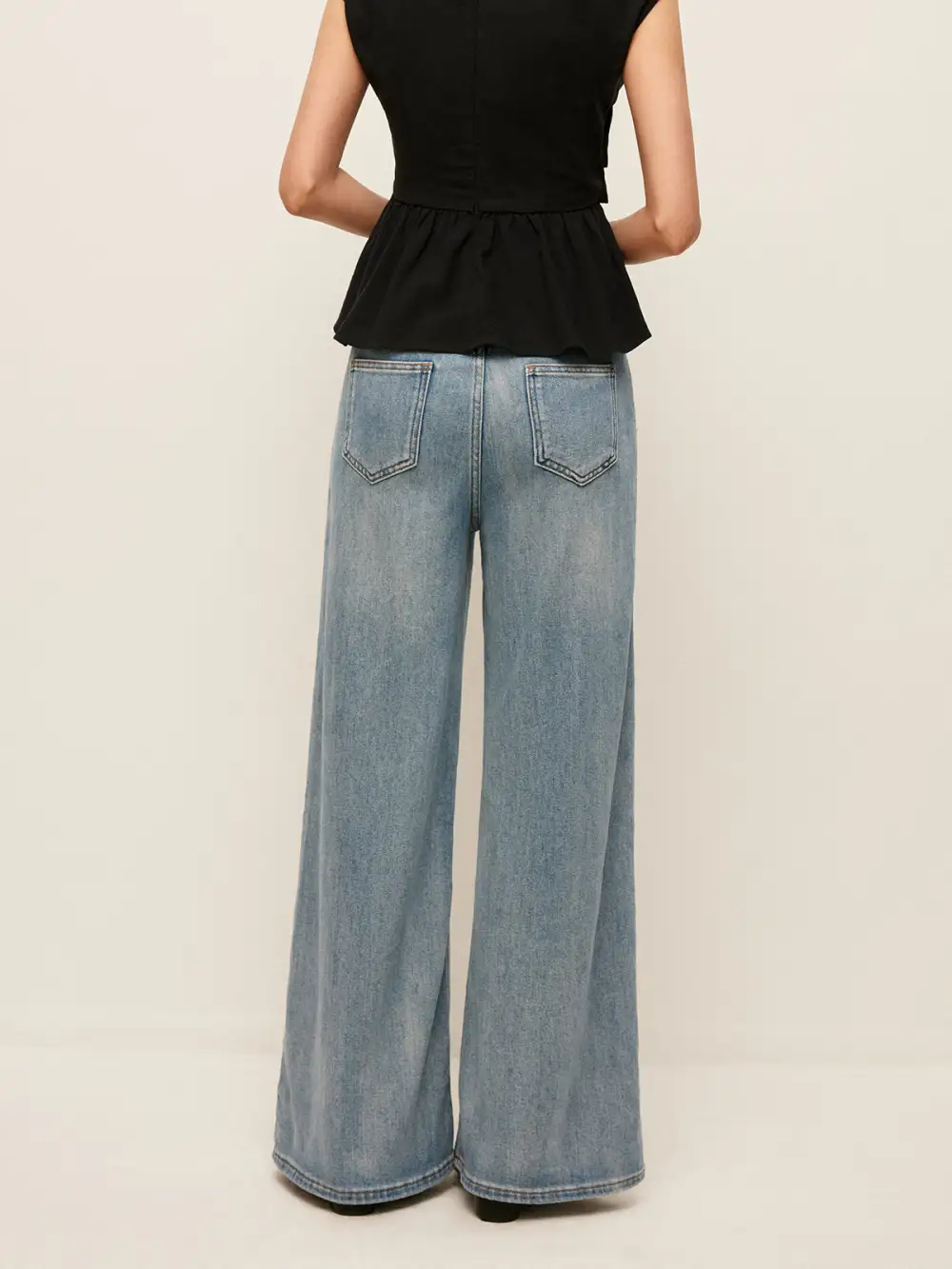 Mid-Waist Wide-Leg Jeans