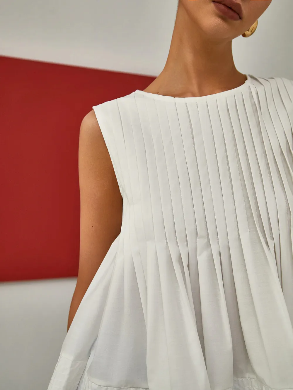 Pleated Crew Neck Sleeveless Blouse