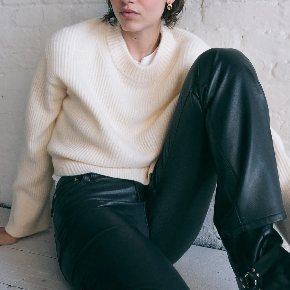 Ribbed cashmere cropped crewneck sweater