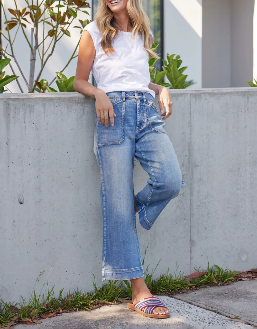 Catalina Cropped Wide Leg Jeans - Mid Wash