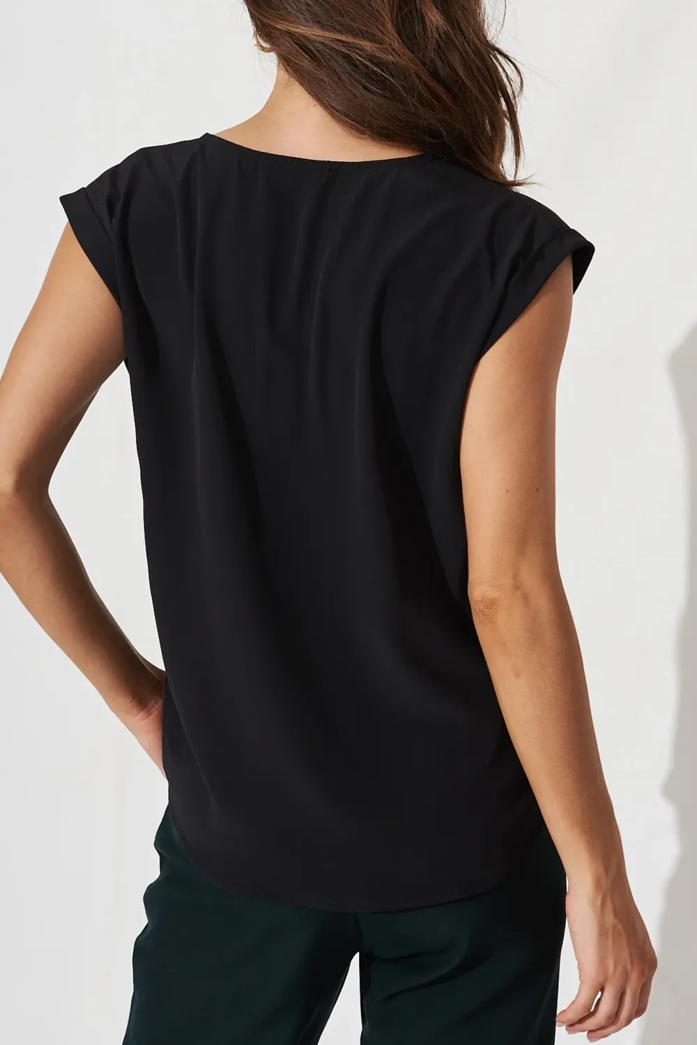Black Sleeveless V Neck Casual Top