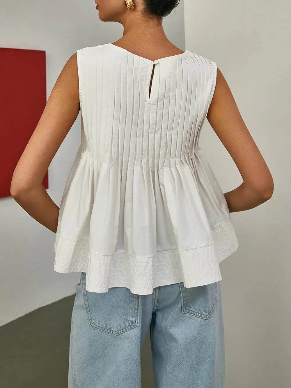 Pleated Crew Neck Sleeveless Blouse