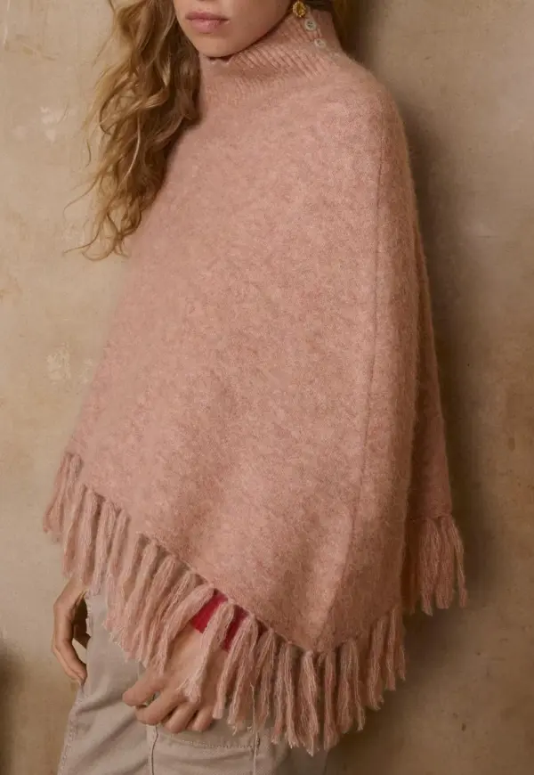 Tassel poncho
Mohair & merino wool blend