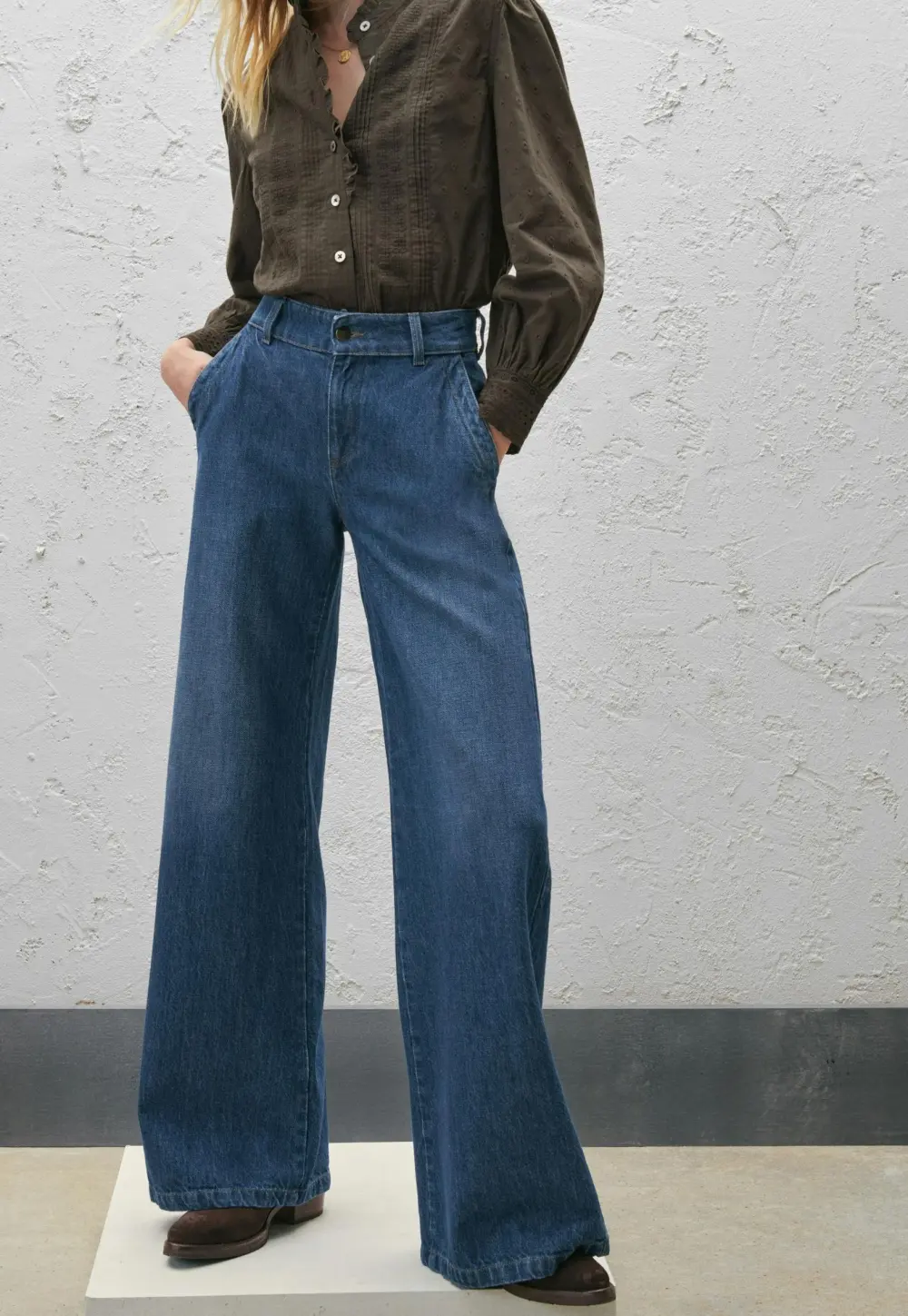 Full length wide-leg jeans
Denim