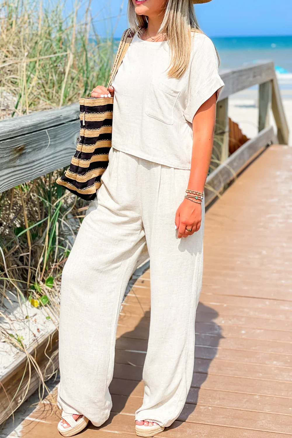 White cotton and linen top with pockets