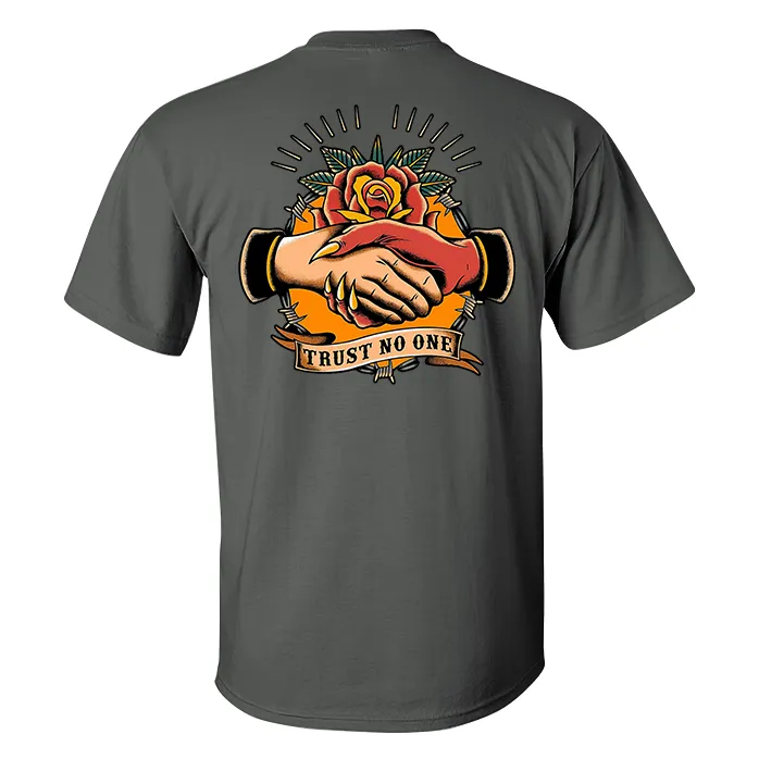 Trust No One Handshake Print Short-sleeved T-shirt