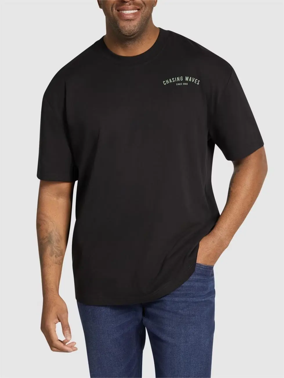 BLACK CHASING WAVES RELAXED FIT TEE