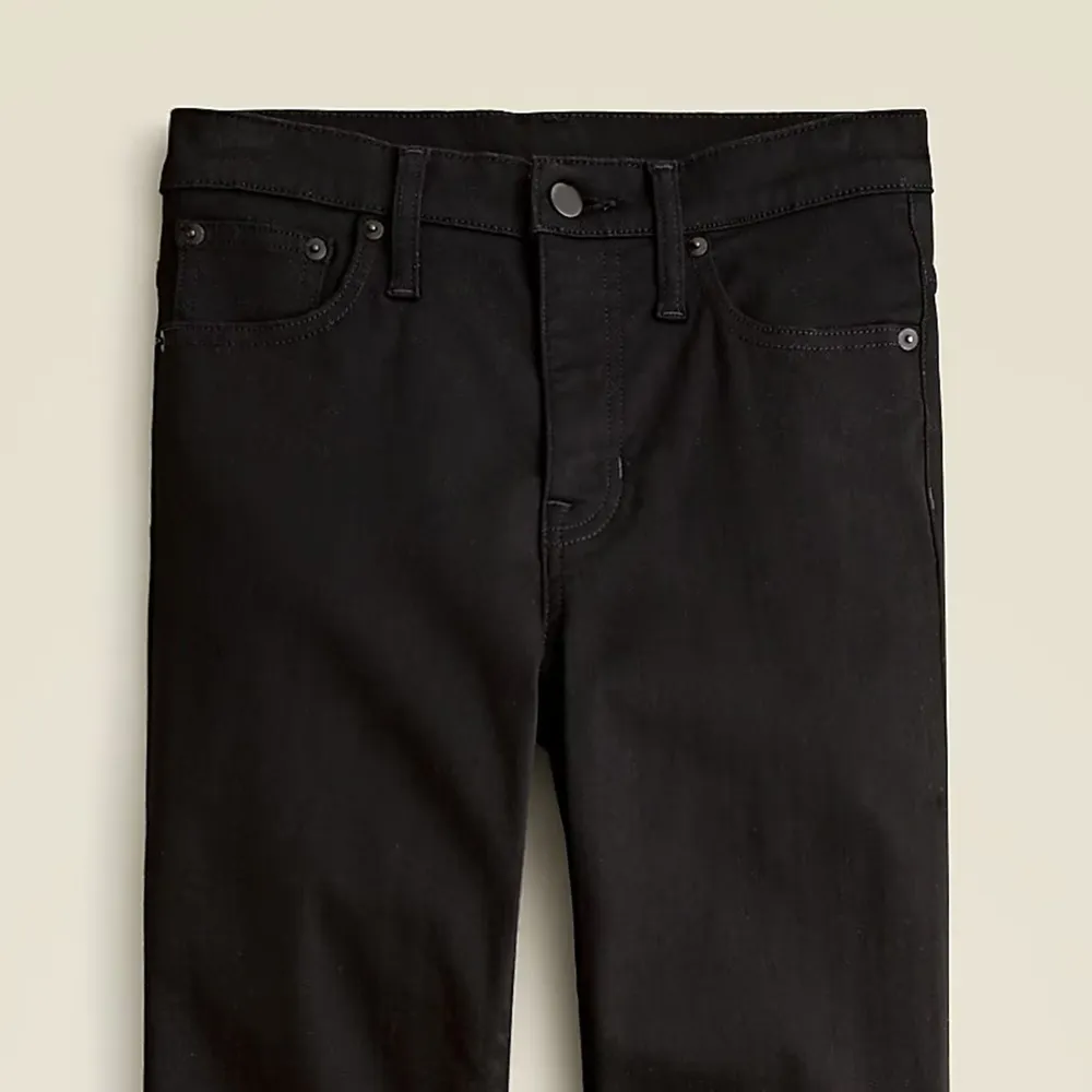 Mid-rise cropped kickout jean super-stretch