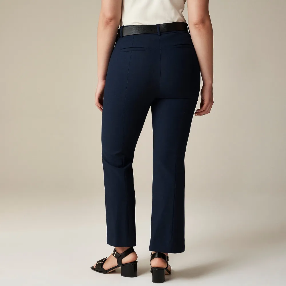 Cropped Natalia pant in four-season stretch