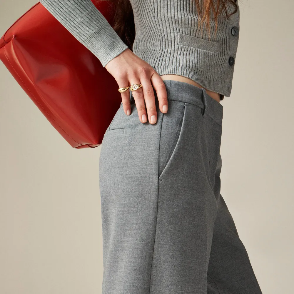 Wide-leg trouser in four-season stretch