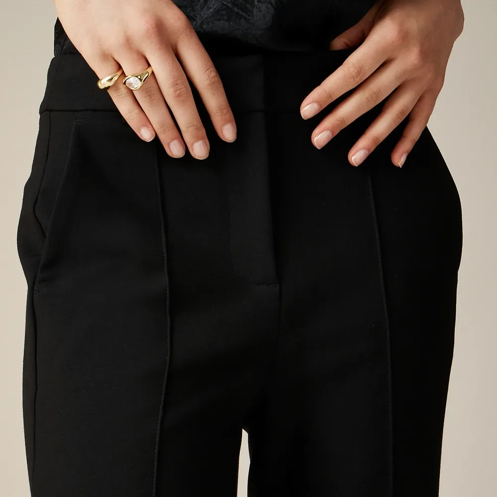 Cropped Natalia pant in four-season stretch