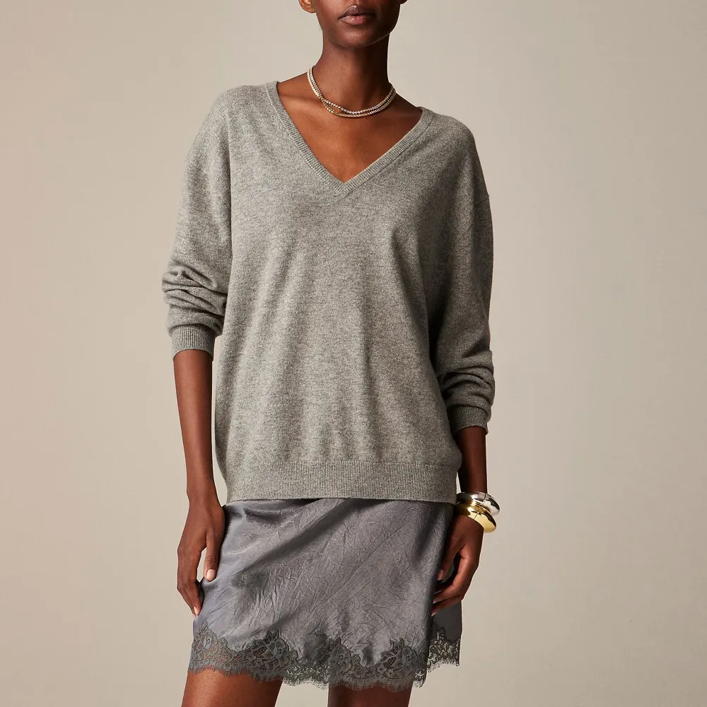 Cashmere relaxed V-neck sweater