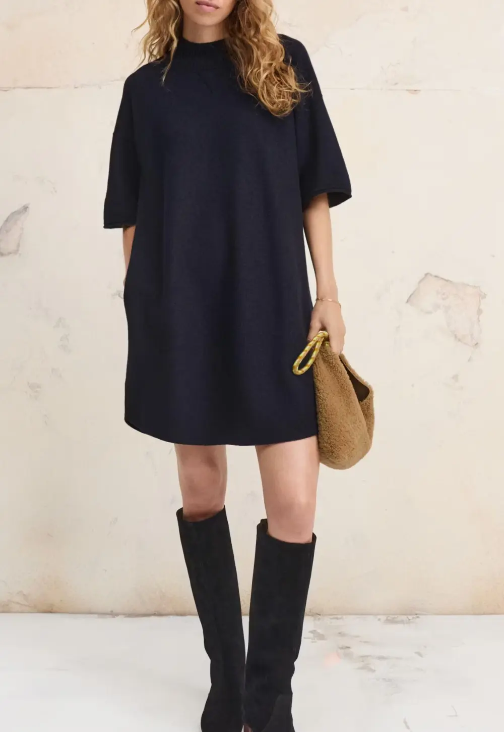 Short knitted dress
Boiled wool