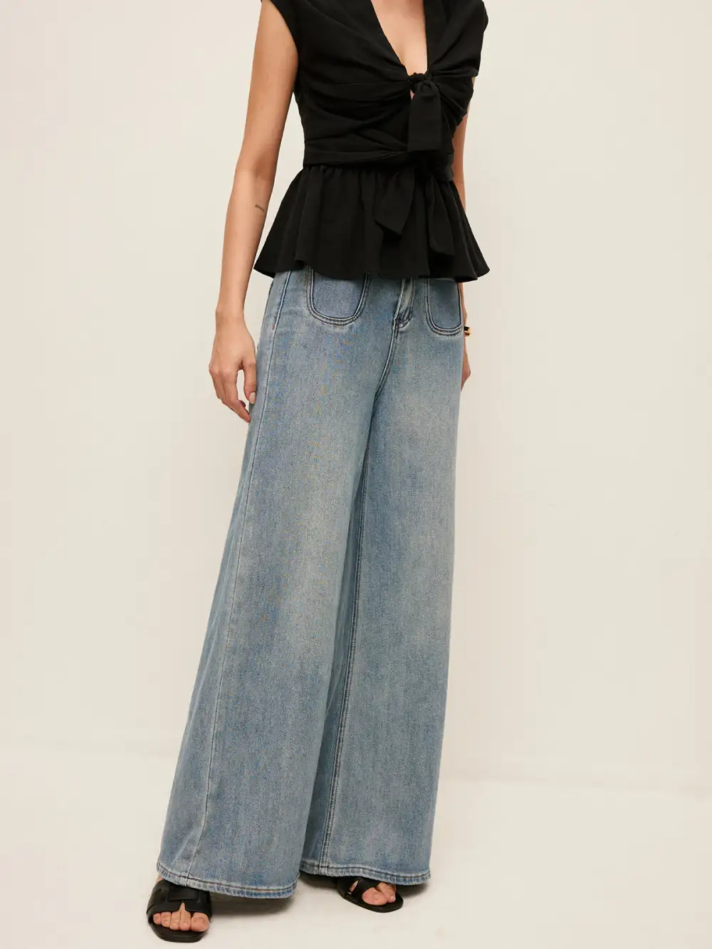 Mid-Waist Wide-Leg Jeans