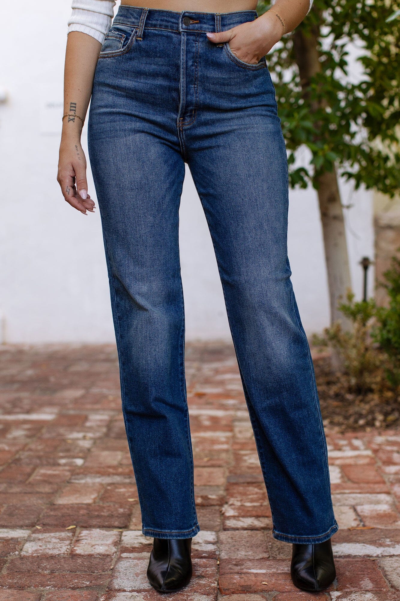 Solid Color Straight Leg Jeans