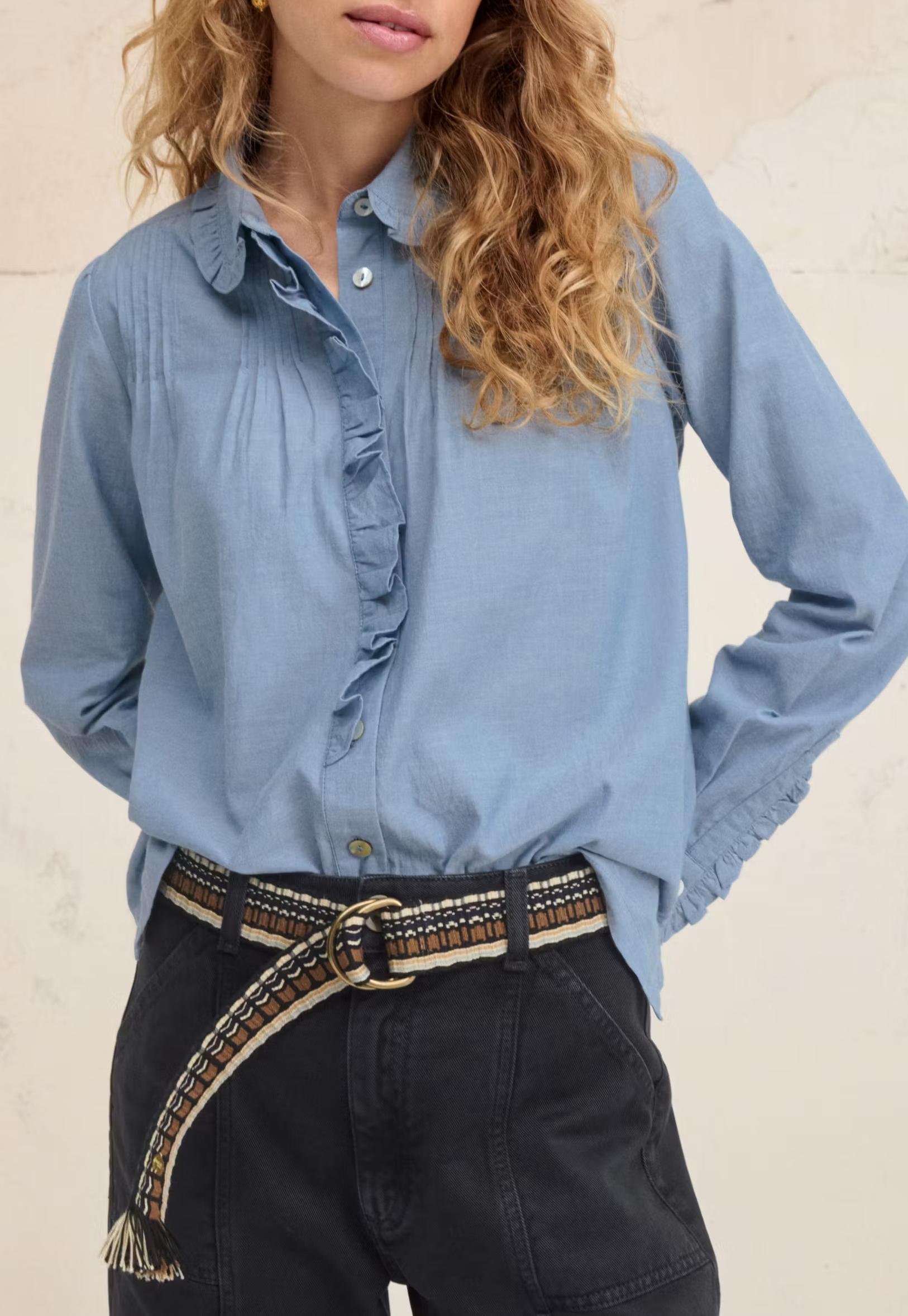 Pleated chambray blouse
Fine cotton