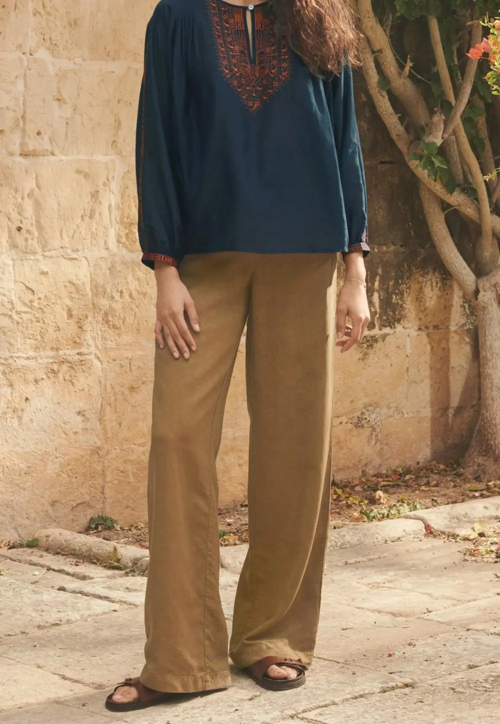 Wide-leg trousers
Lyocell & linen