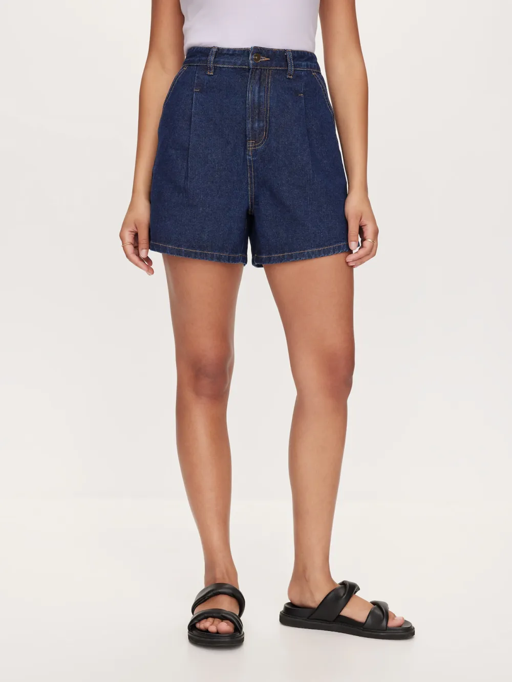 Taylor Pleat Front Short