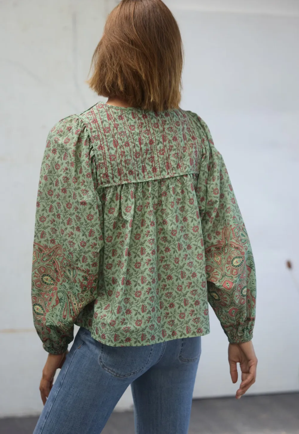 Printed gathered blouse
Fine cotton