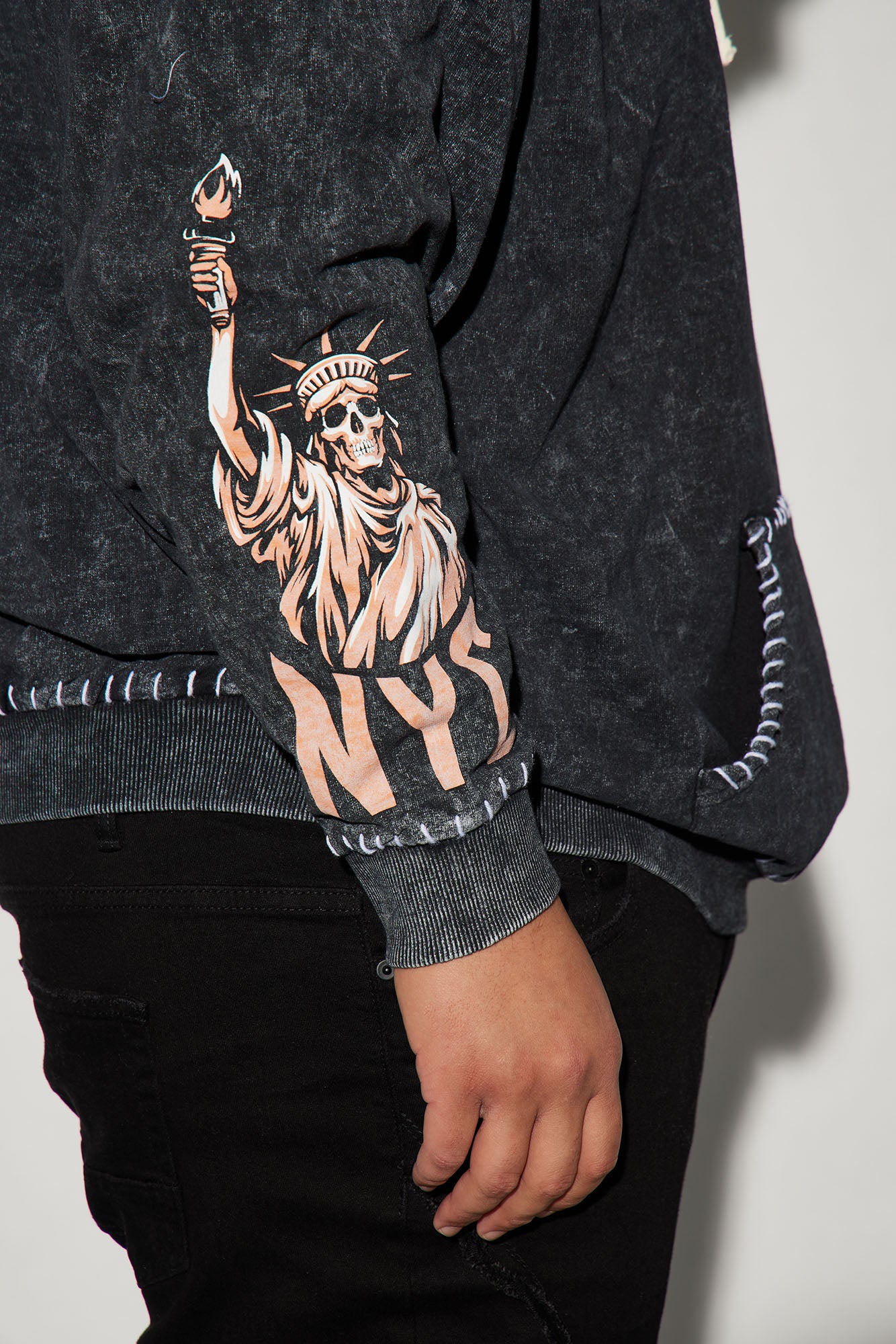 NYC Concrete Jungle Oversized Hoodie - Black