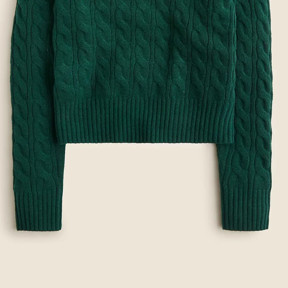 Cashmere shrunken cable-knit crewneck sweater