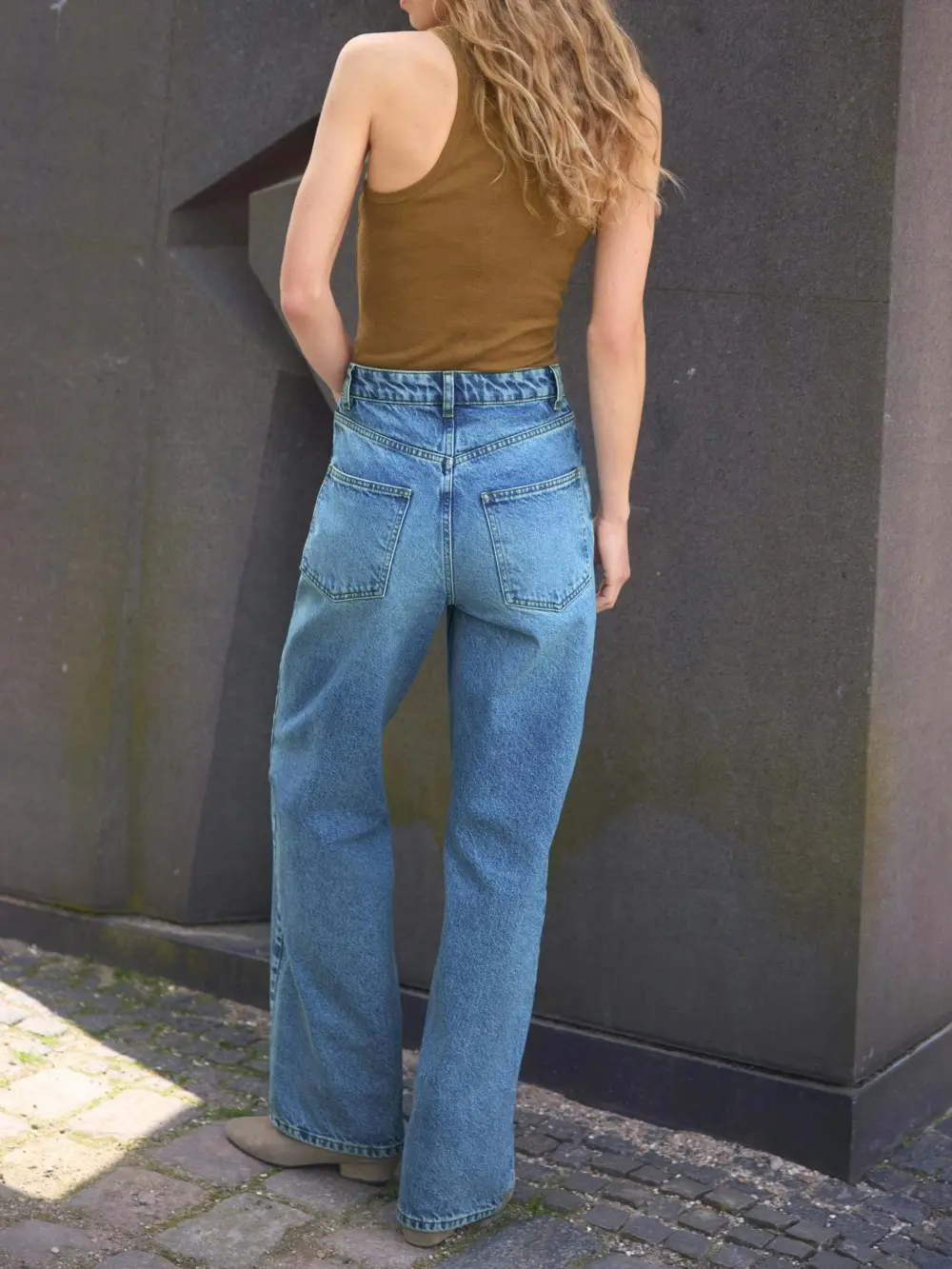 Boyfriend jeans
Recycled cotton