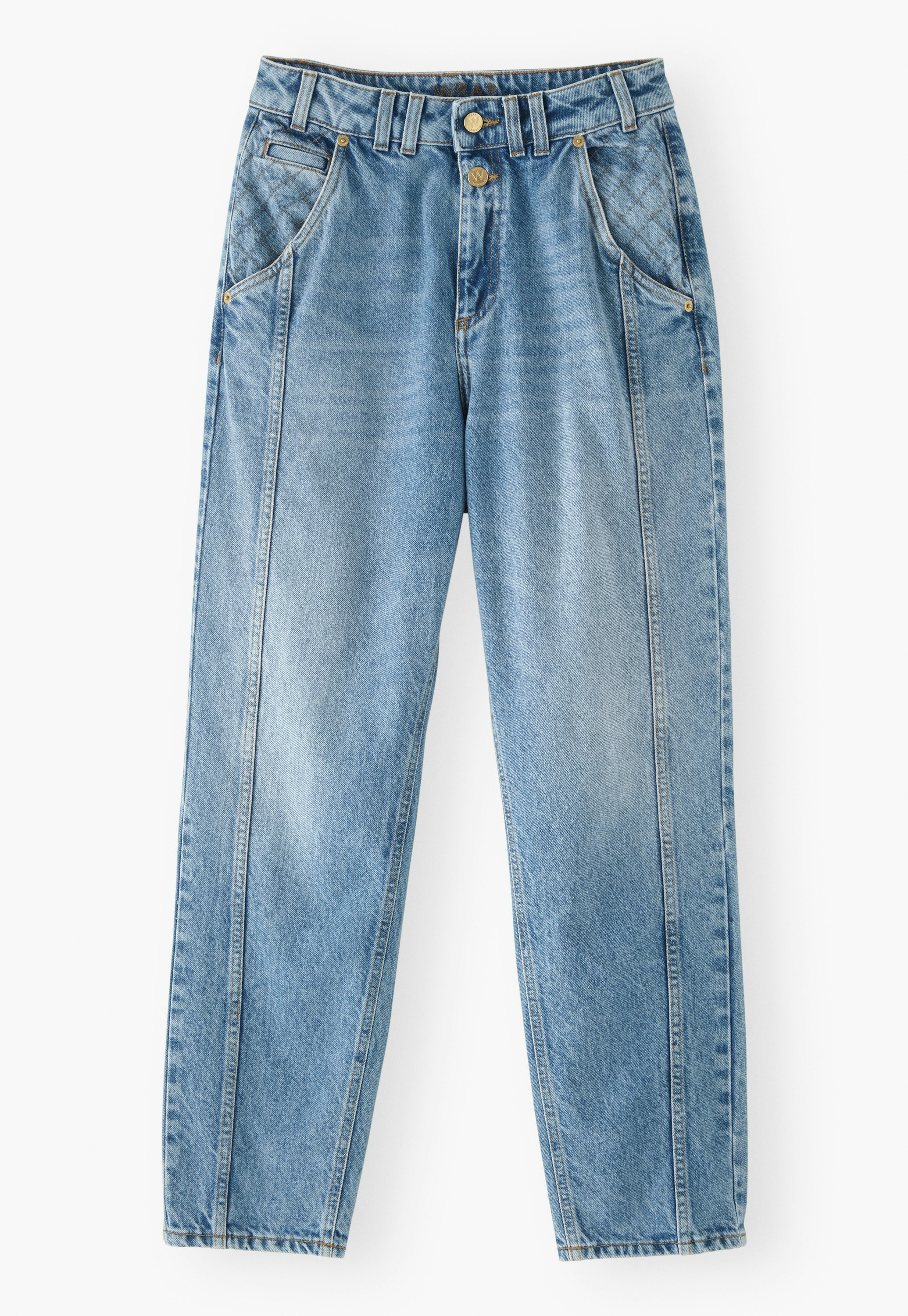 Tapered jeans
Recycled cotton