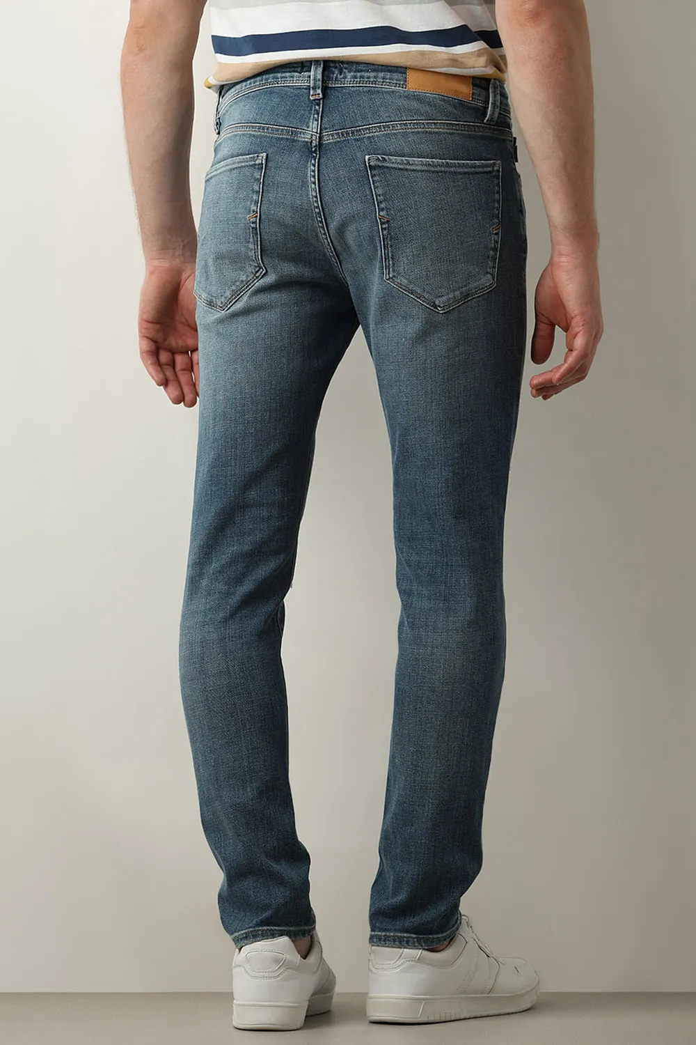 Blue Mid Rise Leon Slim Fit Jeans-wash bule