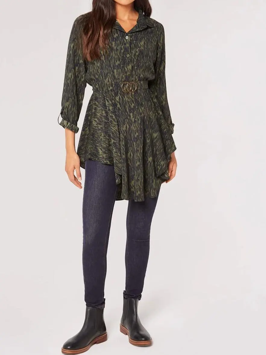 Textured Print Hanky Hem Belted Top