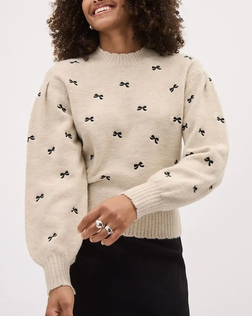 Long-Sleeve Crew-Neck Spongy Pullover with Scalloped Trims