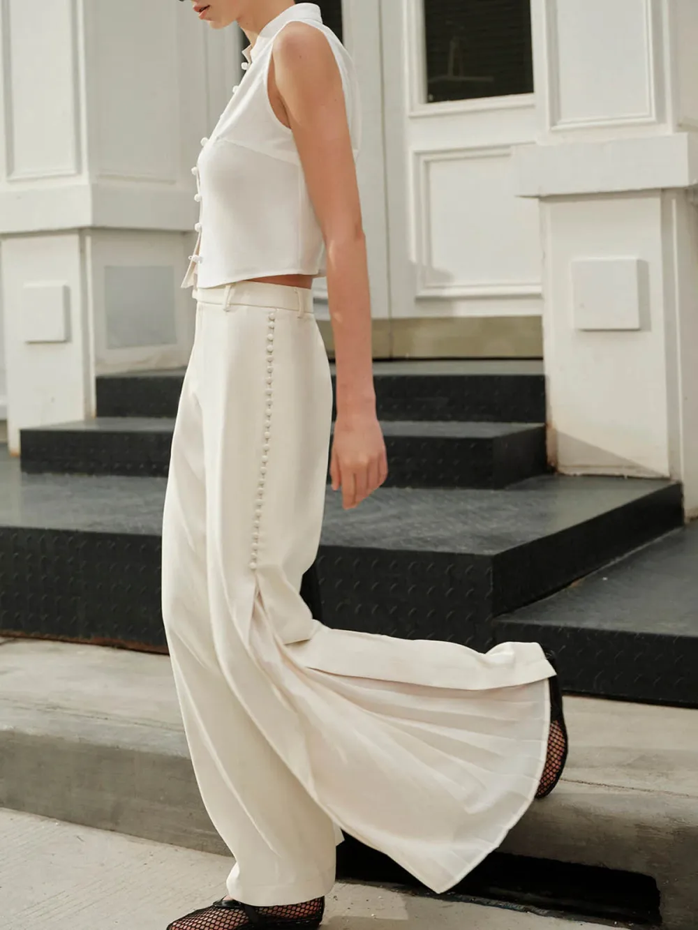 Pleated Detail Mid-Waist Pants