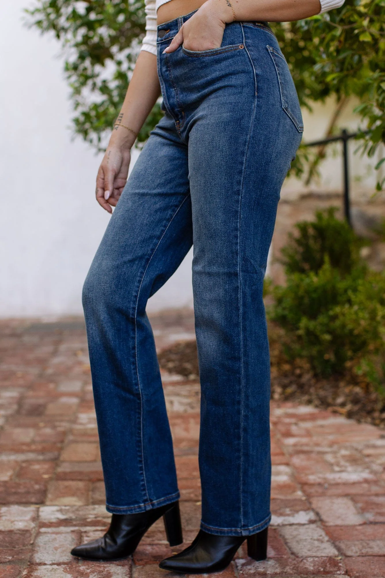 Solid Color Straight Leg Jeans