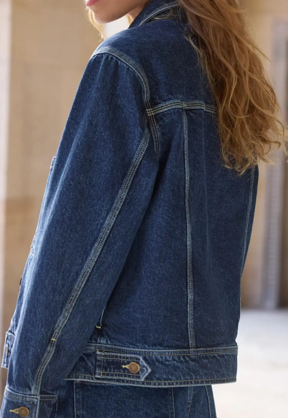 Boxy denim jacket
Recycled cotton