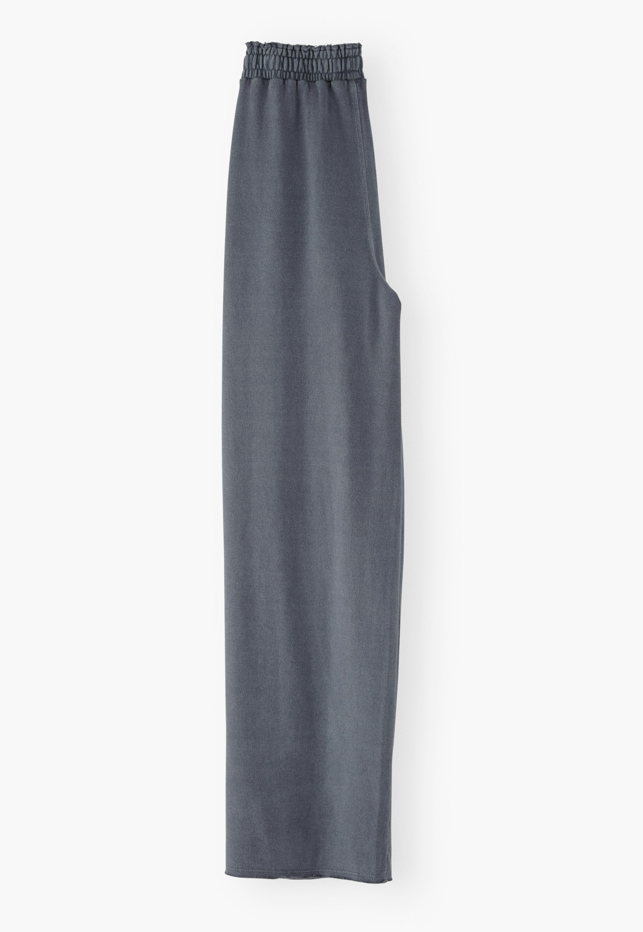 Jersey wide-leg trousers
Pigment-dyed hemp & organic cotton