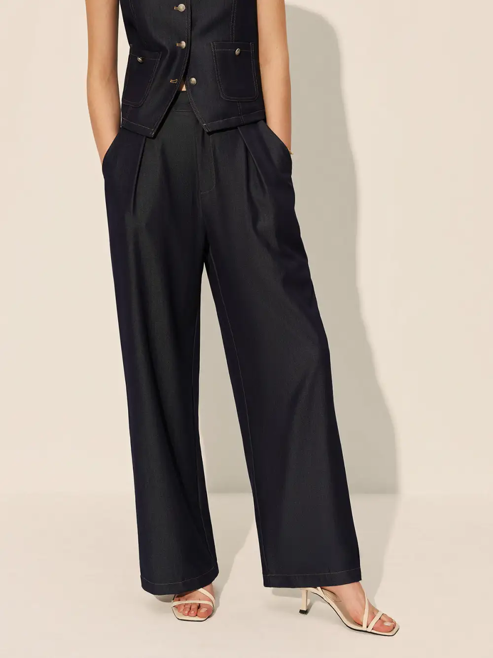 Pocketed Plain Wide-Leg Jeans