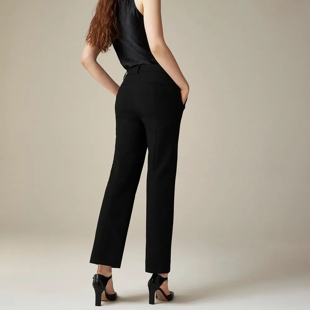 Cropped Natalia pant in four-season stretch