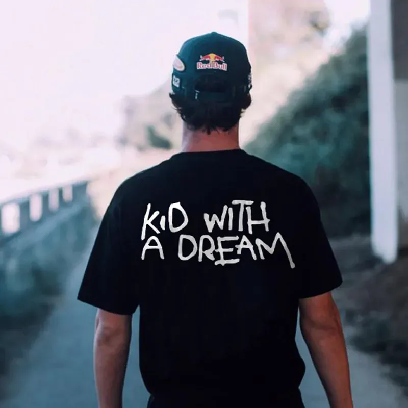 KID WITH A DREAM PRINT MEN T-SHIRT