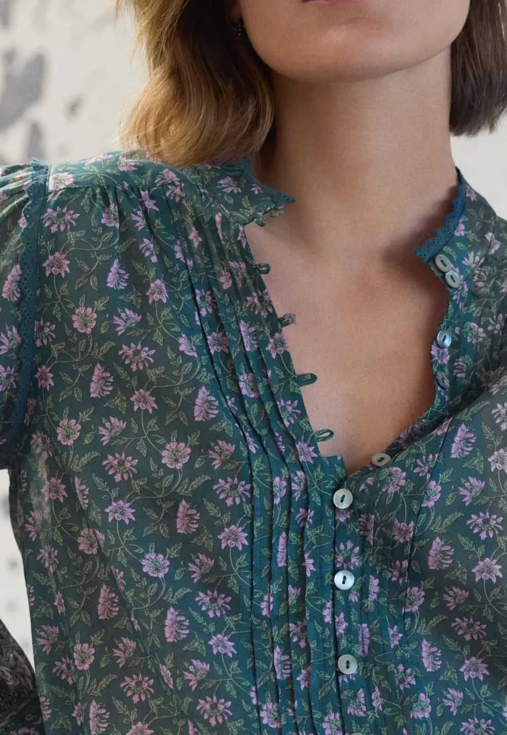 Printed pleat detail blouse
Fine cotton