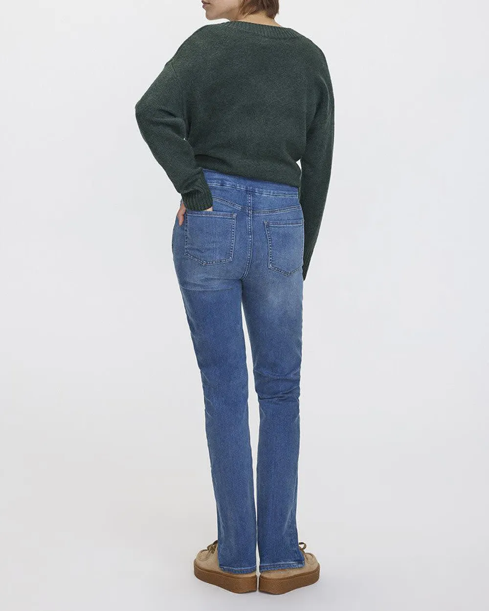 Straight-Leg Mid-Rise Jean - The Comfort