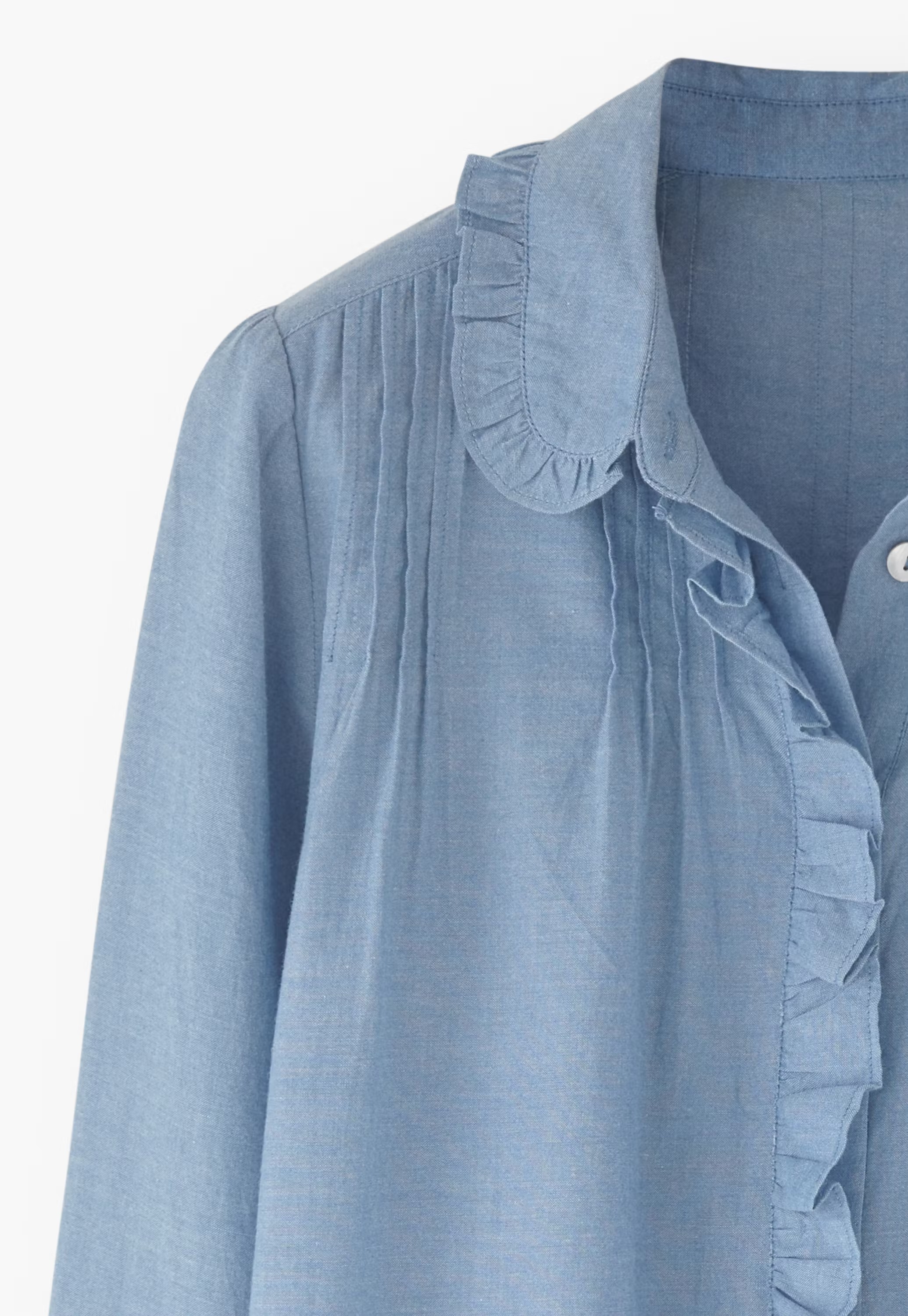 Pleated chambray blouse
Fine cotton